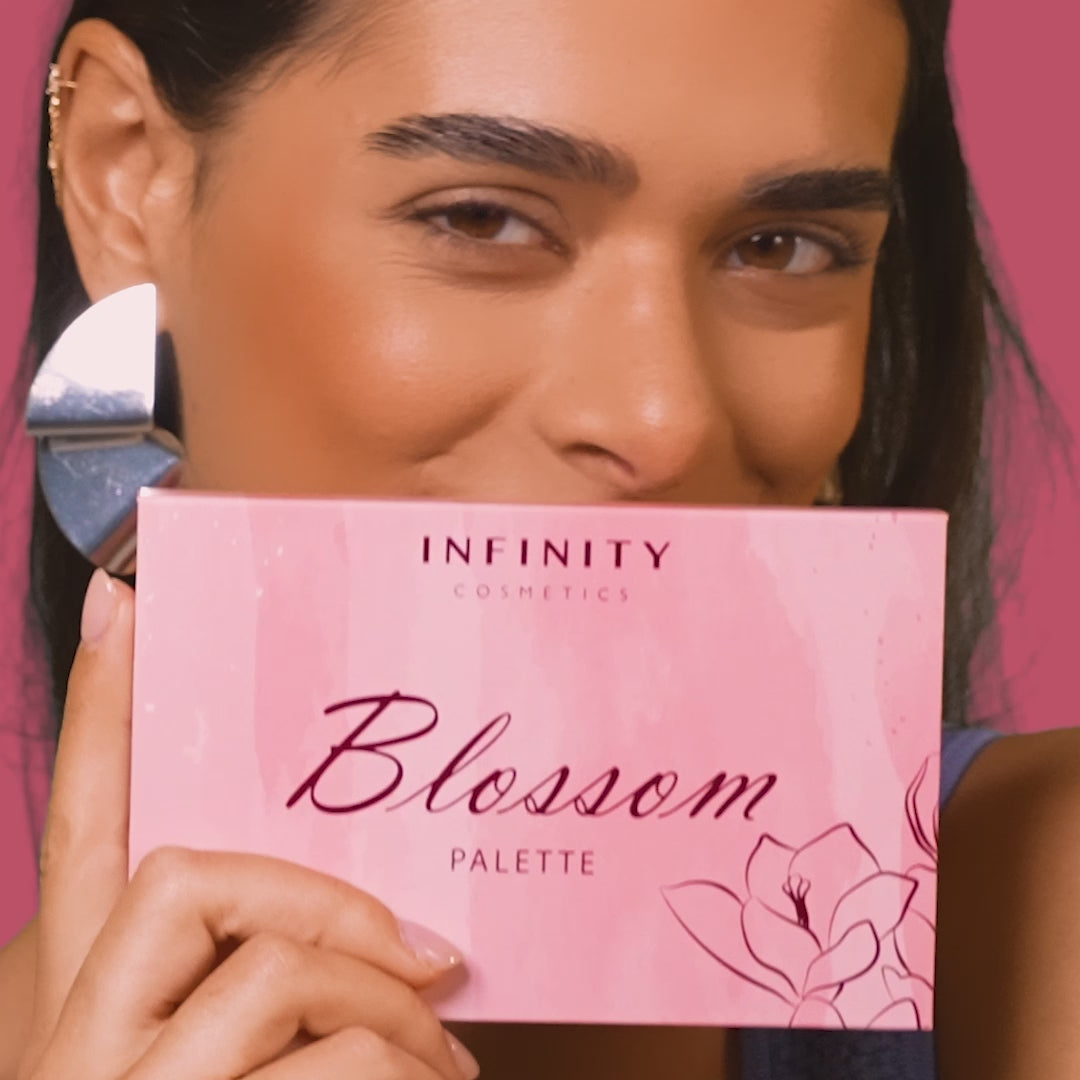 BLOSSOM PALETTE | 15 Vibrant and gaudy Eyeshadows